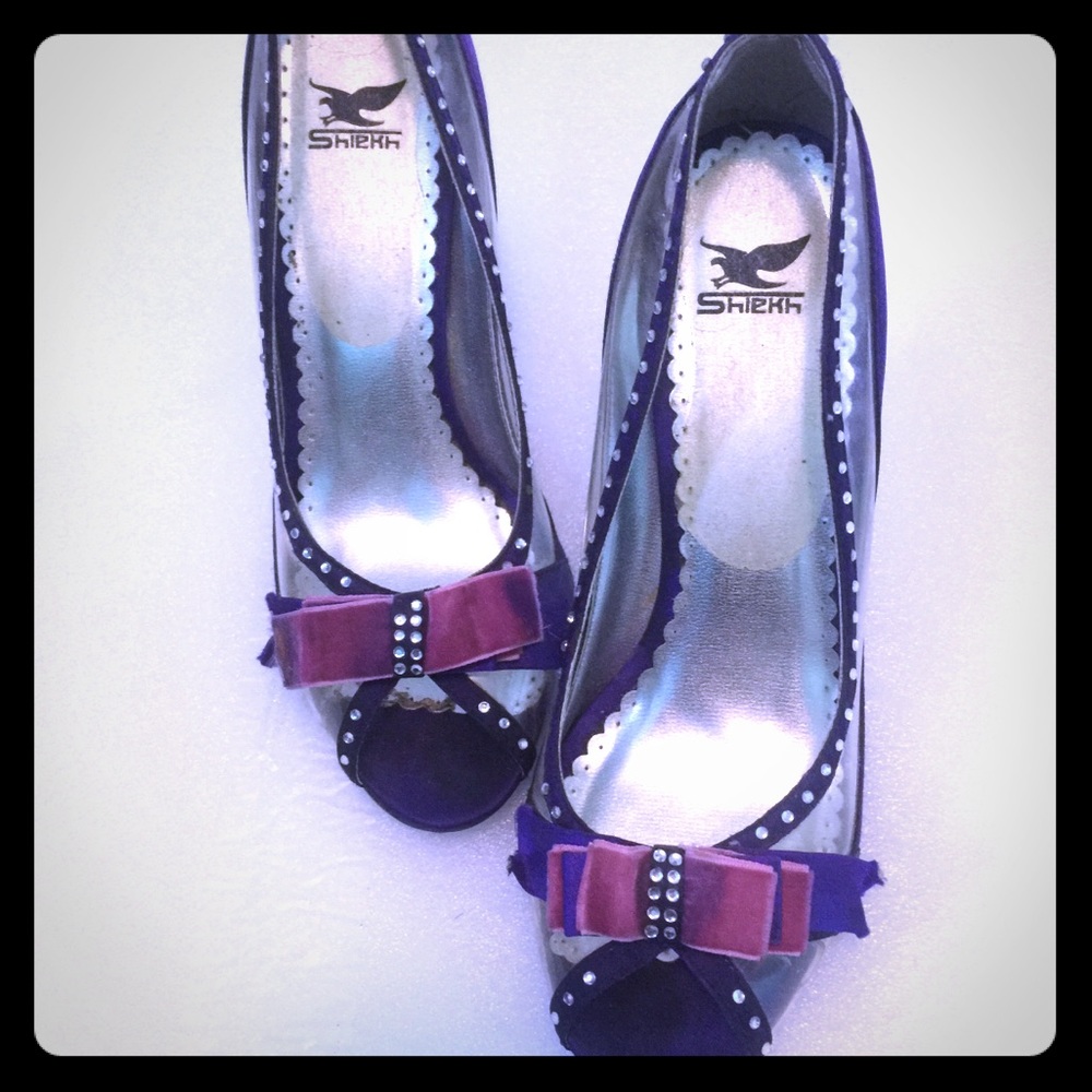 As Is women’s purple heels size 7